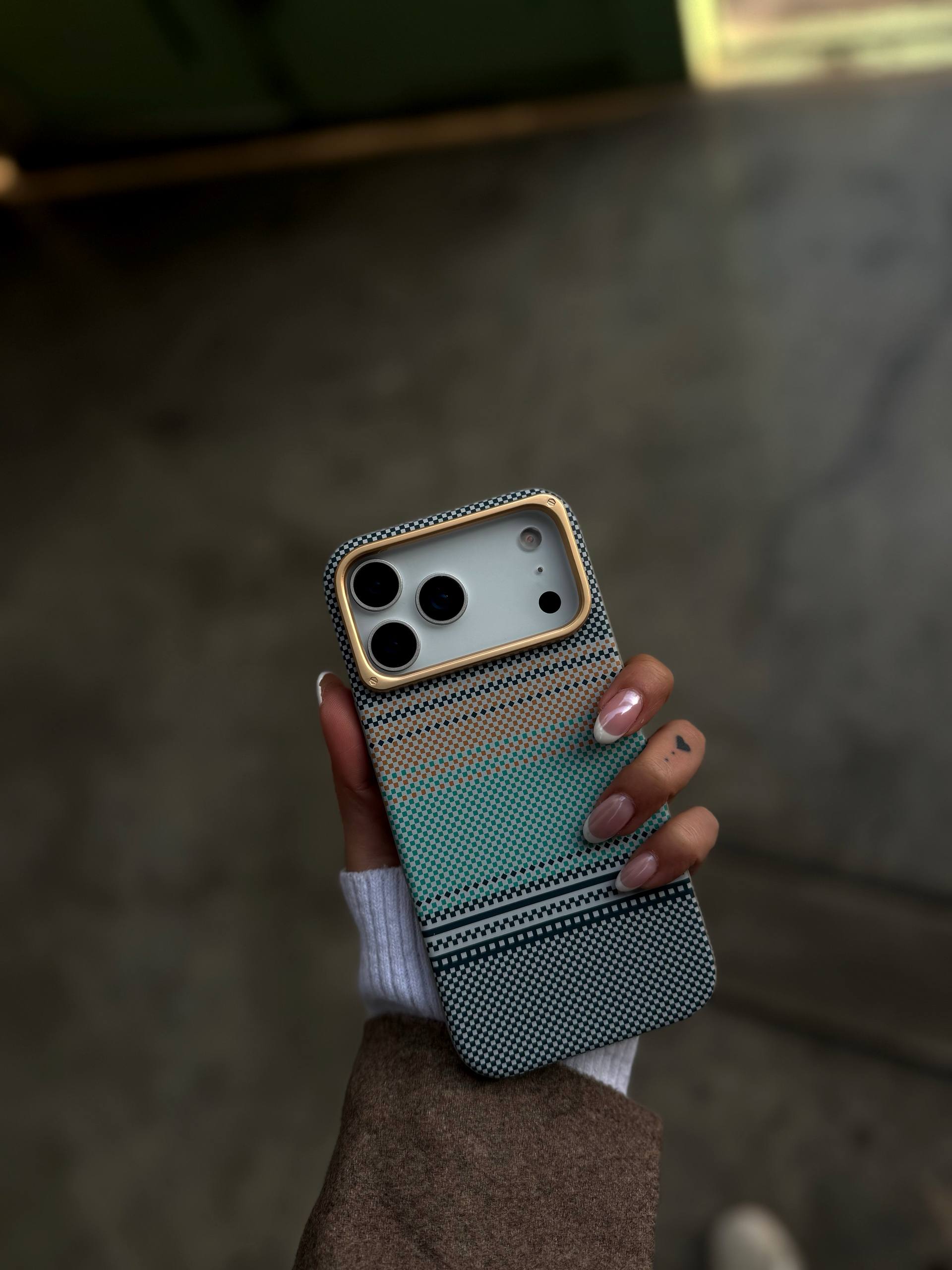 تصویر 3 محصول Linen Grid Case