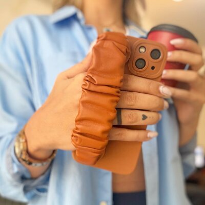 Scrunchie Strap Case - 3167